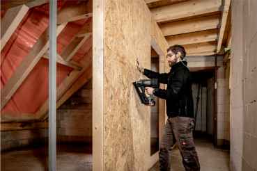 Metabo NFR 18 LTX 90 BL (612090840) AKKU-NAGLER, 2 x 4 Ah LiHD Akkus, neues Modell, Ladegerät, MetaBox, 1 Paar Metabo Handschuhe