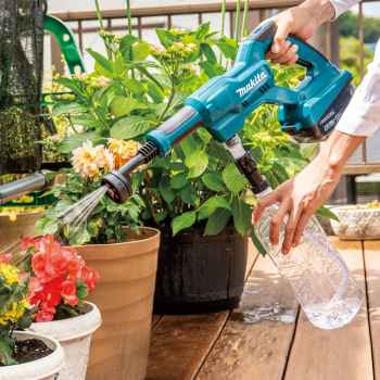 Makita DHW180Z Akku-Druckreiniger mit Filter, Lanze, Variodüse, Ansaugschlauch 6m, 8 oder 24 bar, für Baustelle, Jagd, Haus u. Garten