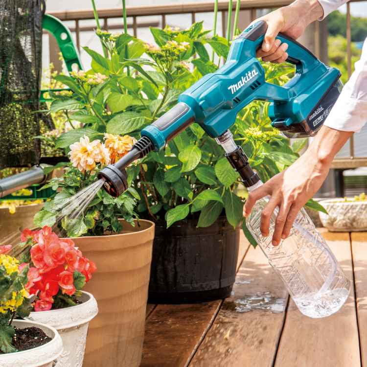 Makita DHW180Z Akku-Druckreiniger mit Filter, Lanze, Variodüse, Ansaugschlauch 6m, 8 oder 24 bar, für Baustelle, Jagd, Haus u. Garten