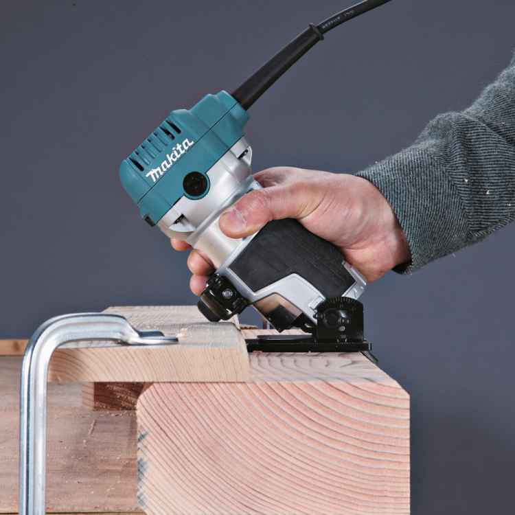 Makita RT0702CX2J Oberfräse, Trimmer, Ober-/Kantenfräsmodule, Innentrageteasche, Makpac, zusätzliches hochwertiges Metabo Hand-Multitool zum Mehrwert!