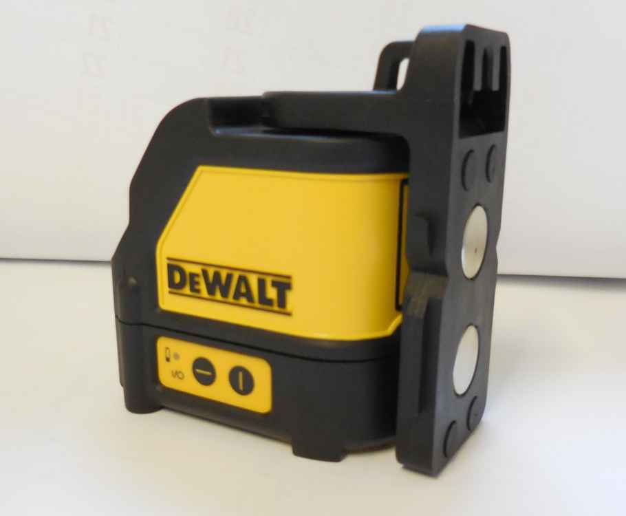 Dewalt DW088KN Kreuzlinienlaser im Koffer, Wandhalter, neues Modell