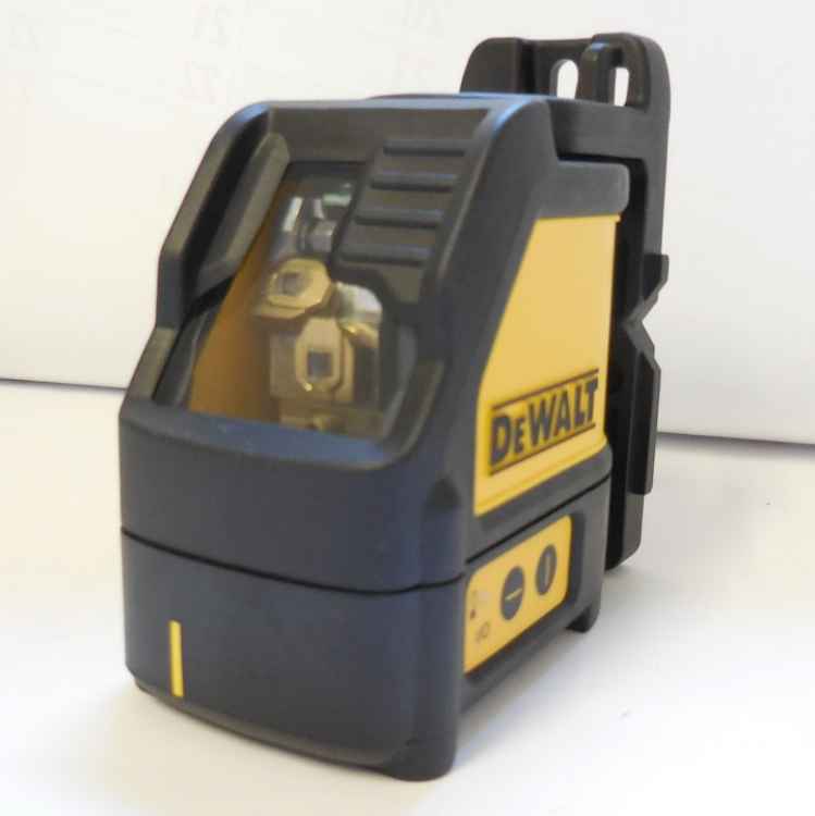 Dewalt DW088KN Kreuzlinienlaser im Koffer, Wandhalter, neues Modell
